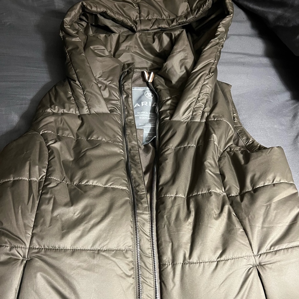 Womens Ariat hooded vest medium